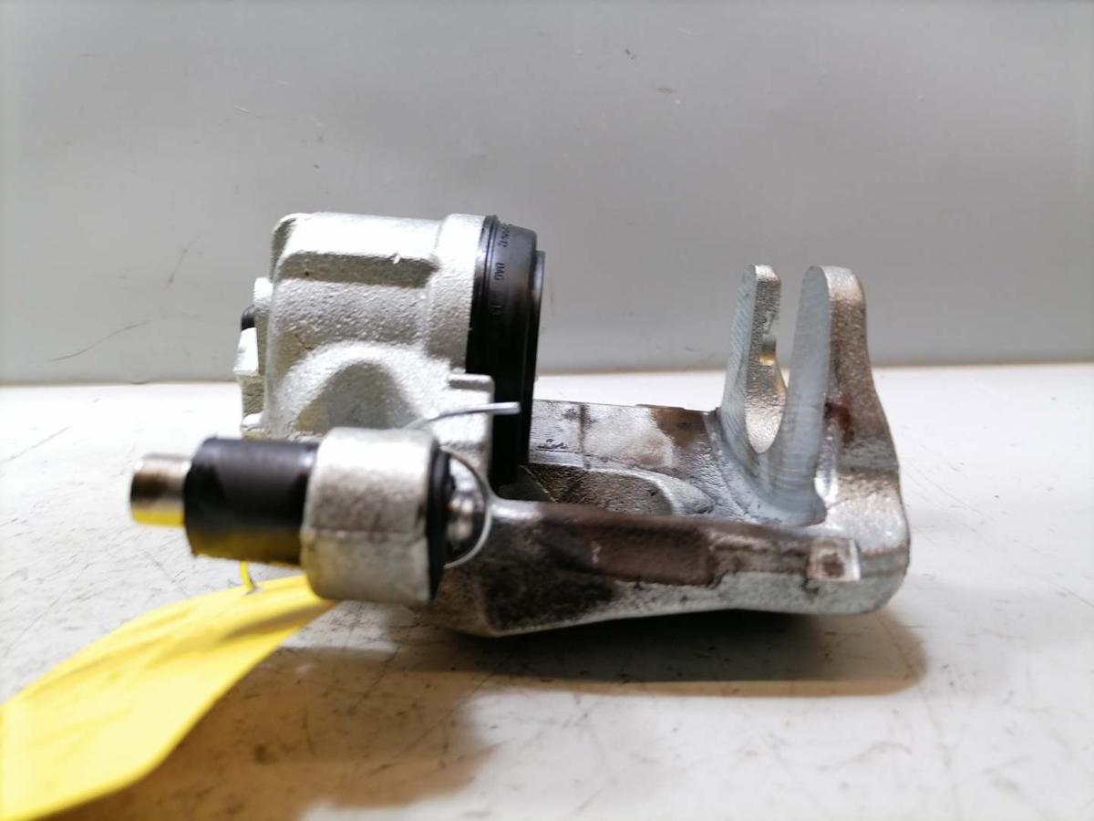 VW Passat B9 original Bremssattel vorn rechts 2,0TDI 110KW Bj.2024